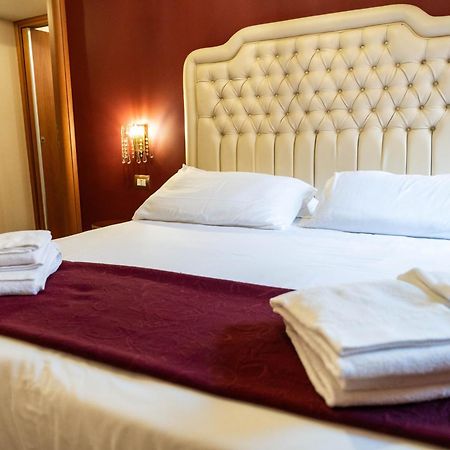 Imperial Guesthouse ローマ エクステリア 写真