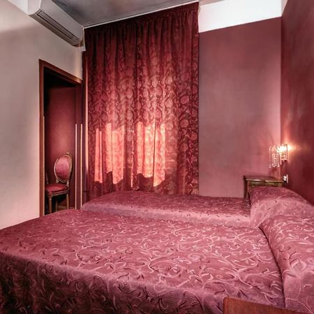Imperial Guesthouse ローマ エクステリア 写真
